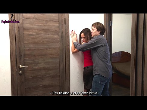 ❤️ Sexy Realtor E fa'a'ono'o I lana Pusi ma Fuga A'o Fa'atauina Lona Fale - Krempai Pono faigata ☑